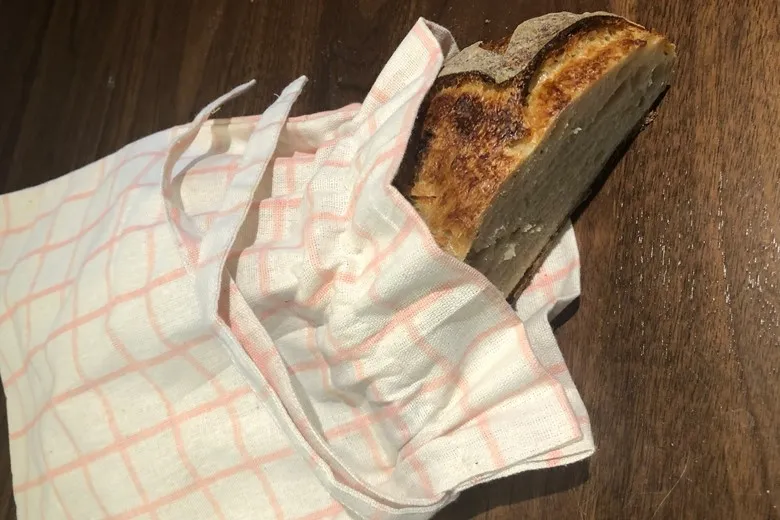 Keeki Bag for keeping bread fresh